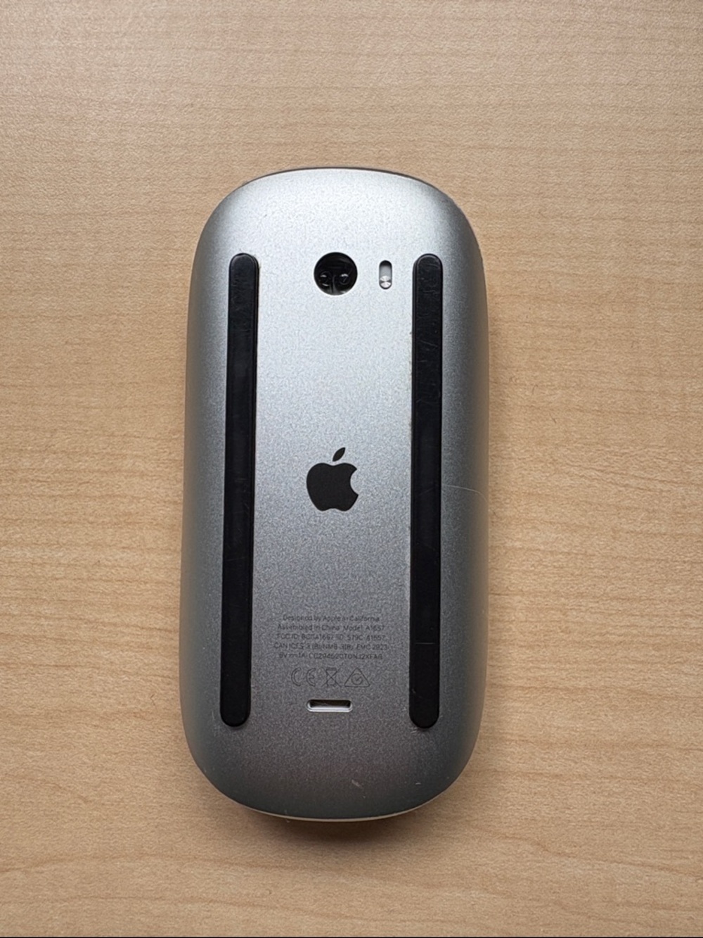 Apple Magic Mouse 2 (Model A1657) - Picture 2 of 2